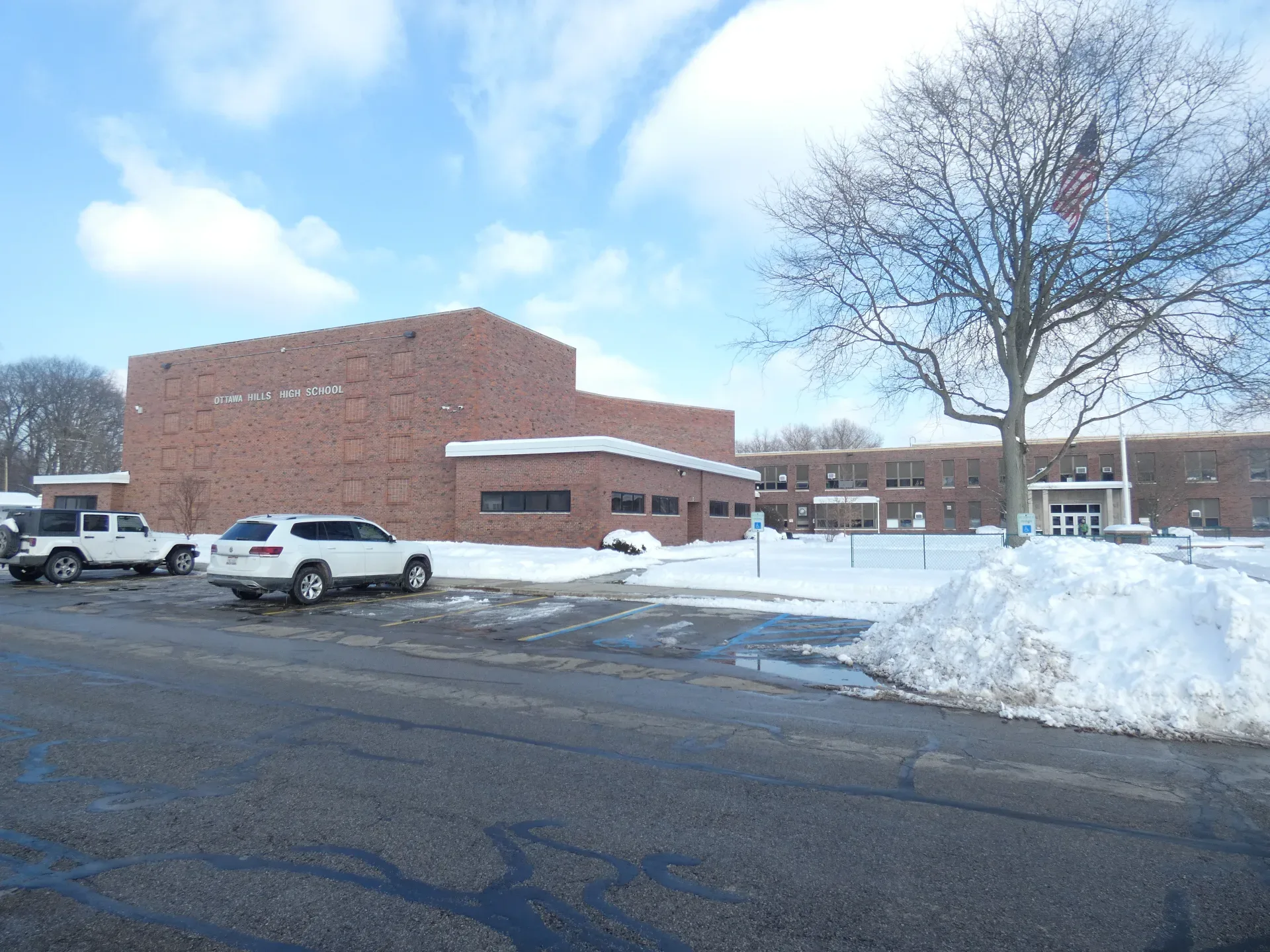 A location photograph in Ottawa Hills, OH